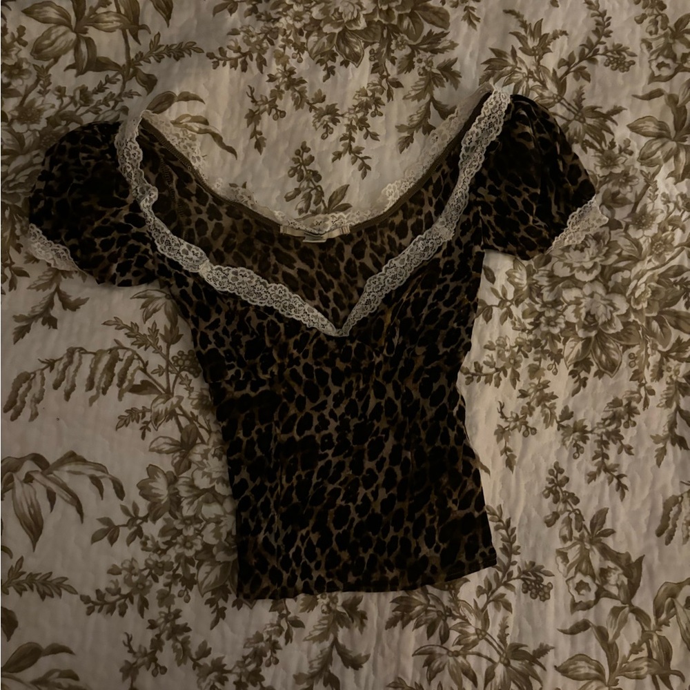 URBAN OUTFITTERS kimchi blue leopard top